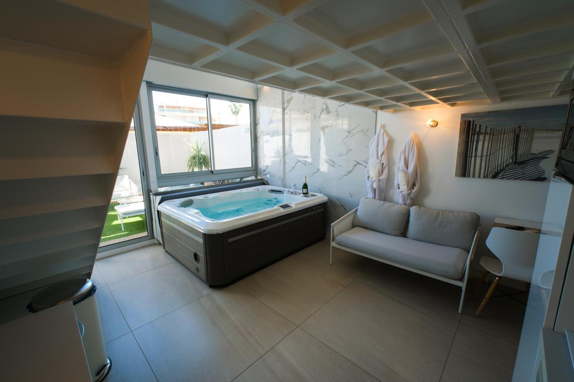 Villa Bono Jacuzzi & Spa 생로랑뒤바르 외부 사진